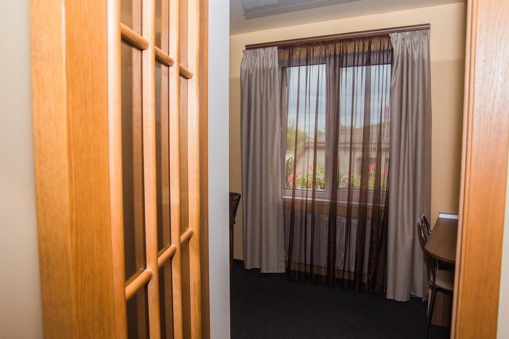 Aparthotel Yuzhniy Dvorik Odesa Exterior foto