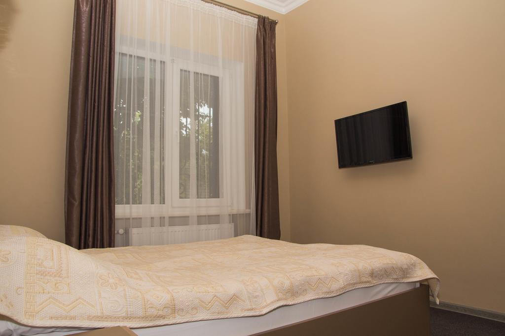 Aparthotel Yuzhniy Dvorik Odesa Exterior foto
